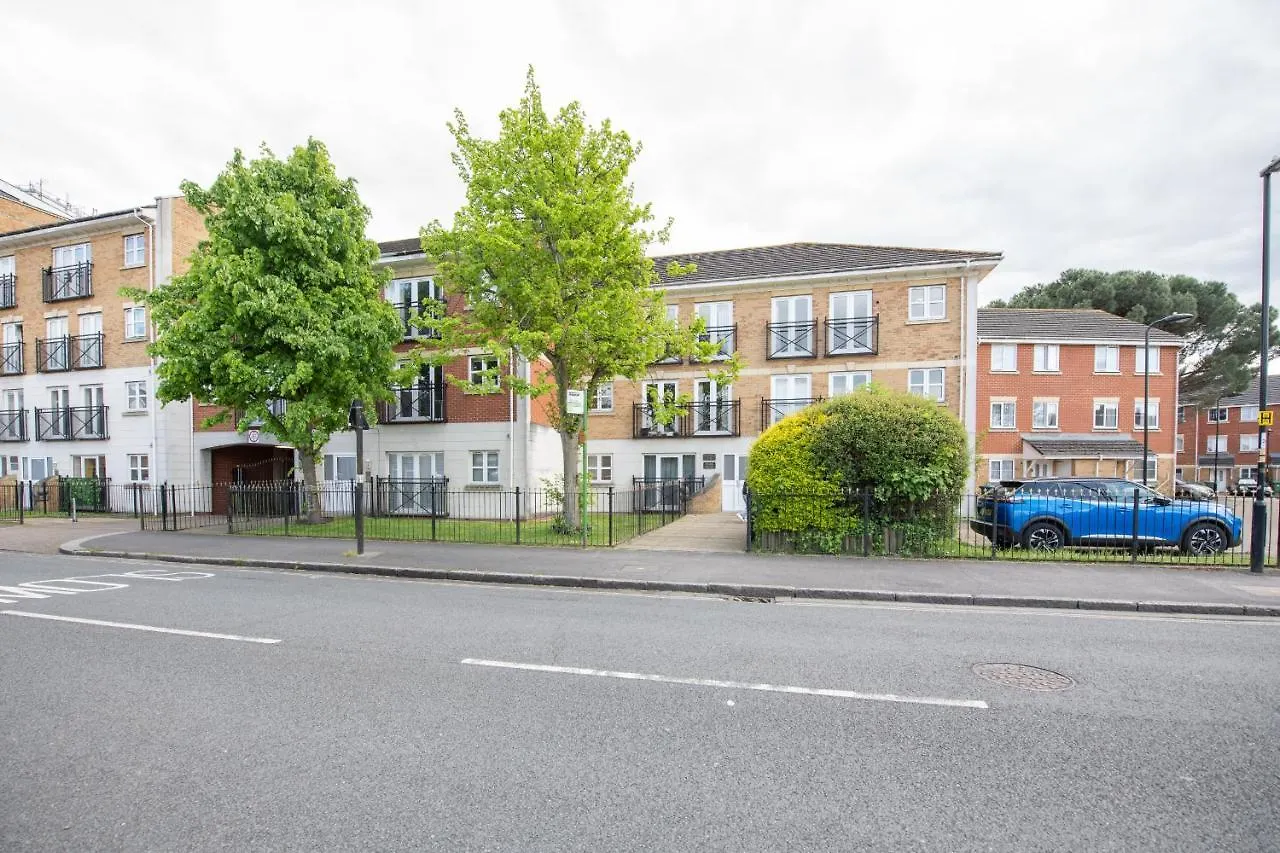 Escape The Matrix - 2 Bed Flat In City Centre With Free Parking Southampton United Kingdom