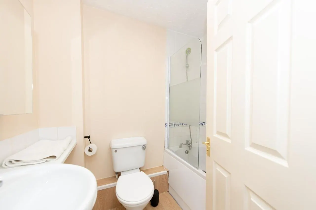 Escape The Matrix - 2 Bed Flat In City Centre With Free Parking Southampton